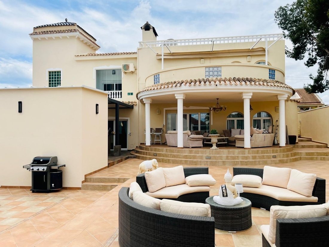 Villa in San Miguel de Salinas, Valencian Community, Spain 2 - 18678223