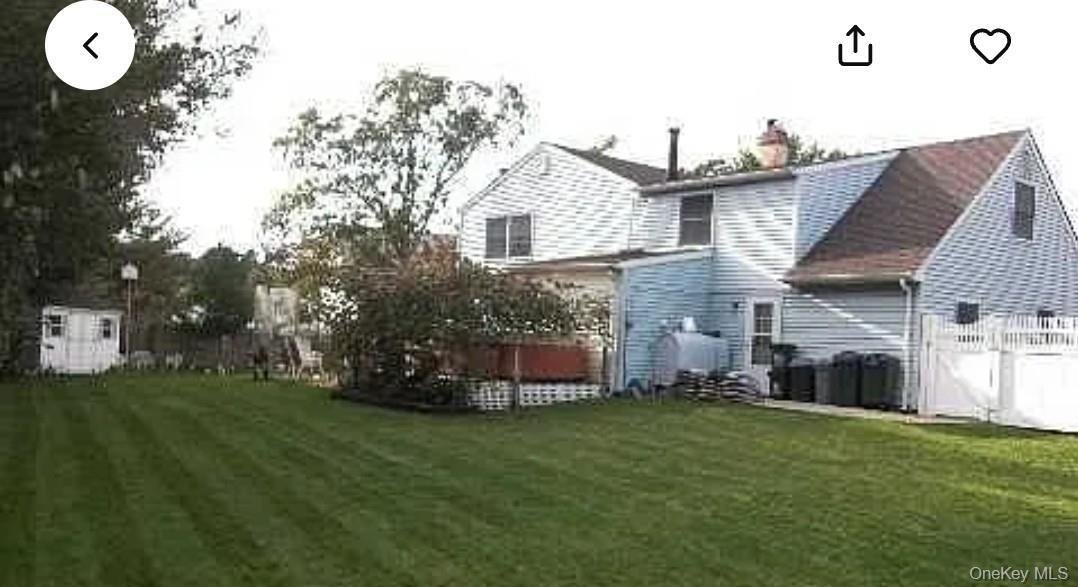 House in Medford, New York, United States 5 - 18677738