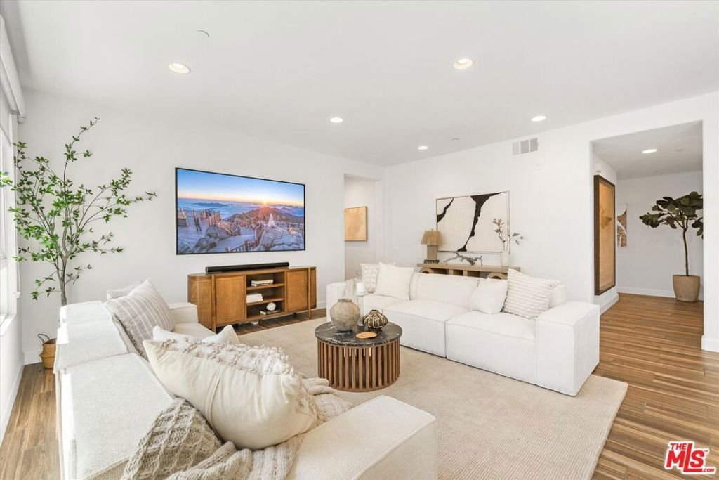 Condo in Los Angeles, California, United States 4 - 18515032
