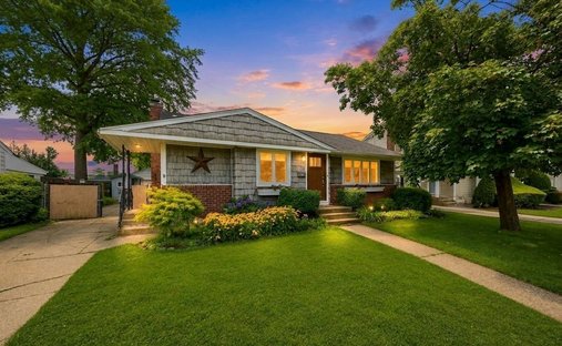 House in Hicksville, New York, United States 1