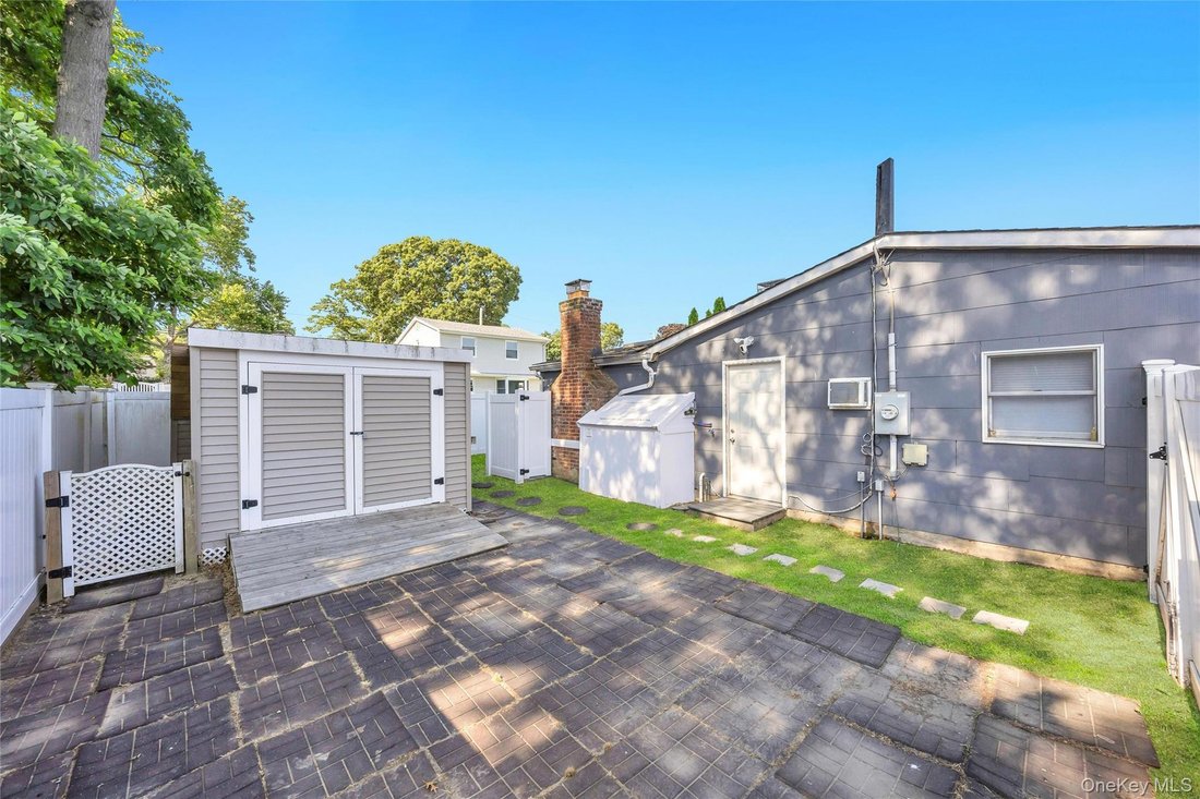 House in Lake Ronkonkoma, New York, United States 3 - 18677742