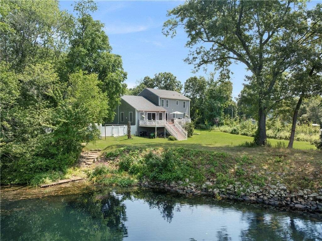 House in Johnston, Rhode Island, United States 1 - 18678729