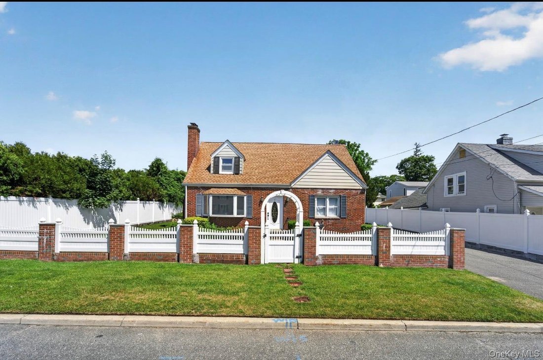 House in Huntington Station, New York, United States 1 - 18677628