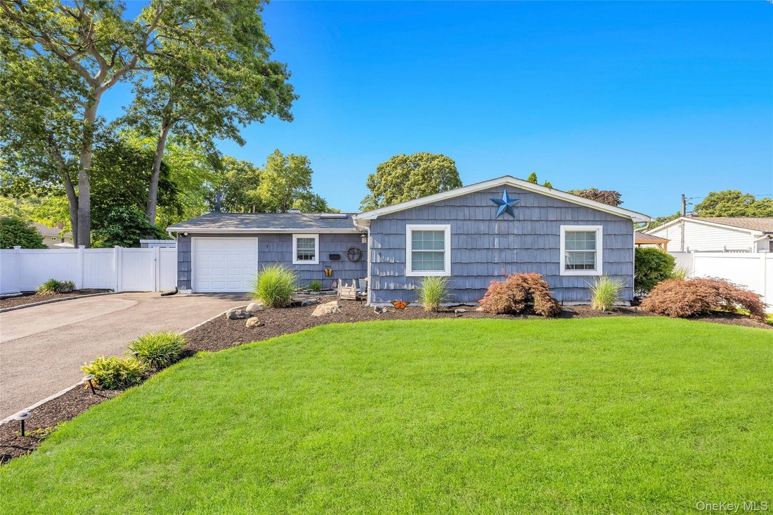 House in Lake Ronkonkoma, New York, United States 1 - 18677742