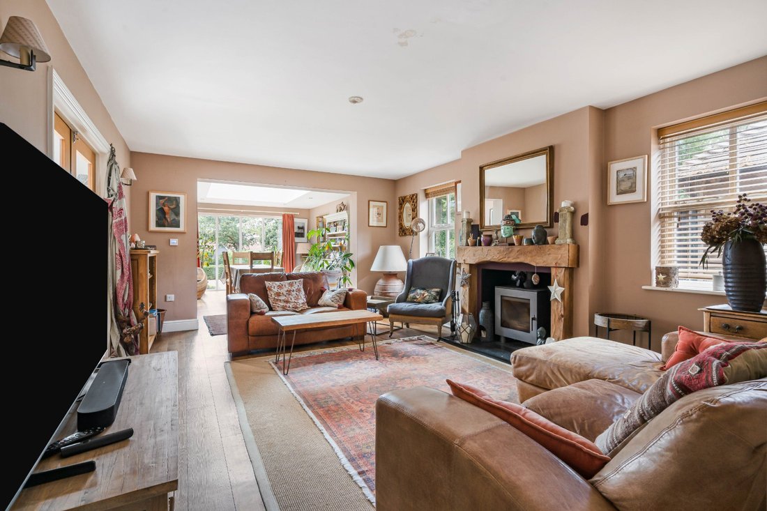 House in Godalming, England 3 - 18674652