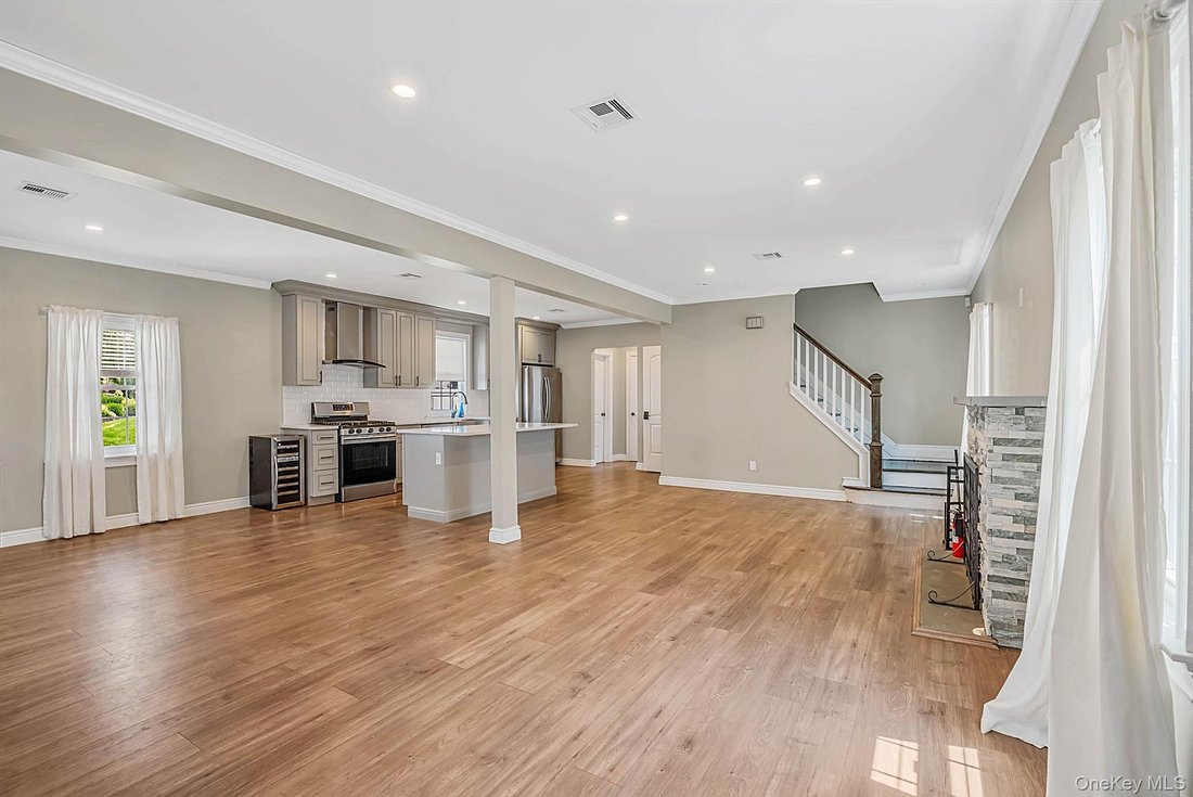 House in Rockville Centre, New York, United States 5 - 18677705