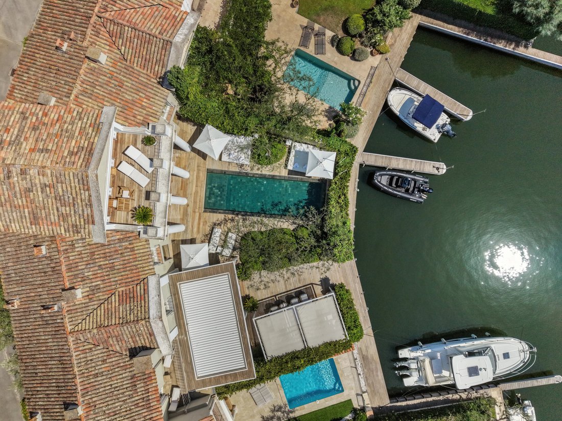 Villa in Port Grimaud, Grimaud, Provence-Alpes-Côte d'Azur 2 - 18675021