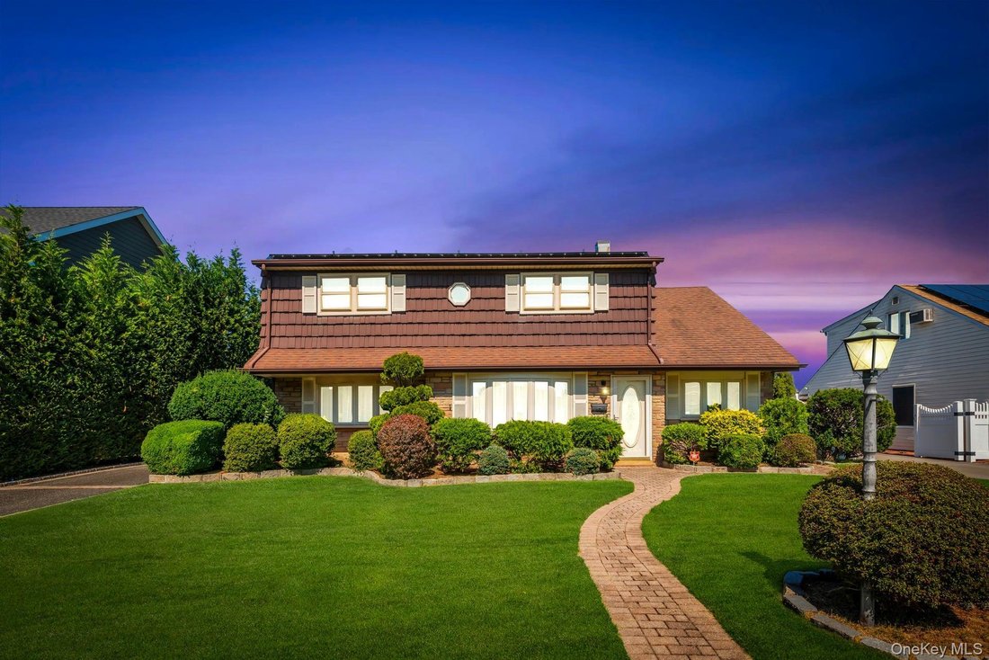 House in Bethpage, New York, United States 1 - 18677617