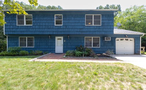 House in Centereach, New York, United States 1