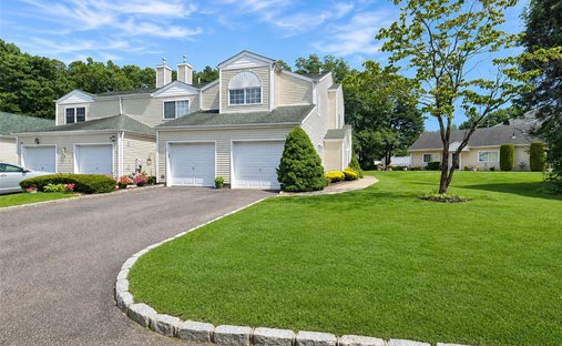 House in Manorville, New York, United States 1