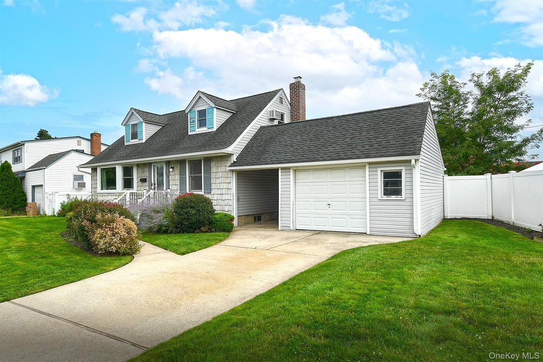 House in Levittown, New York, United States 2 - 18677548