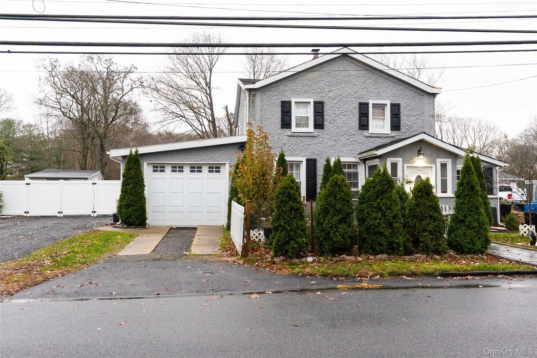 House in East Patchogue, New York, United States 1 - 18677678