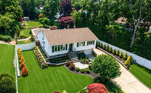 House in Centereach, New York, United States 1