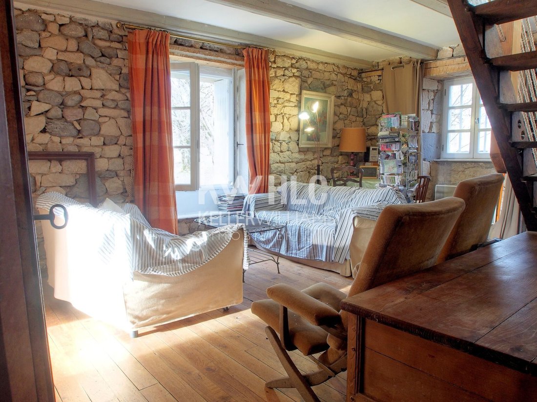 House in Saint-Sauves-d'Auvergne, Auvergne-Rhône-Alpes, France 4 - 17912670