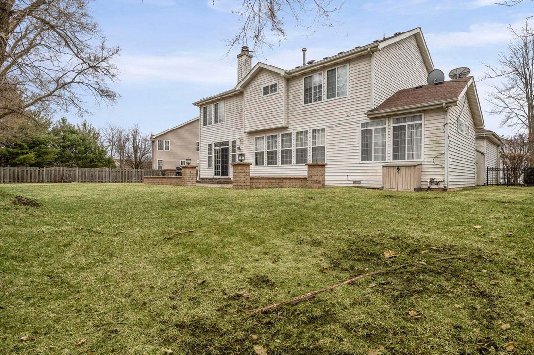 House in Buffalo Grove, Illinois, United States 2 - 18676389
