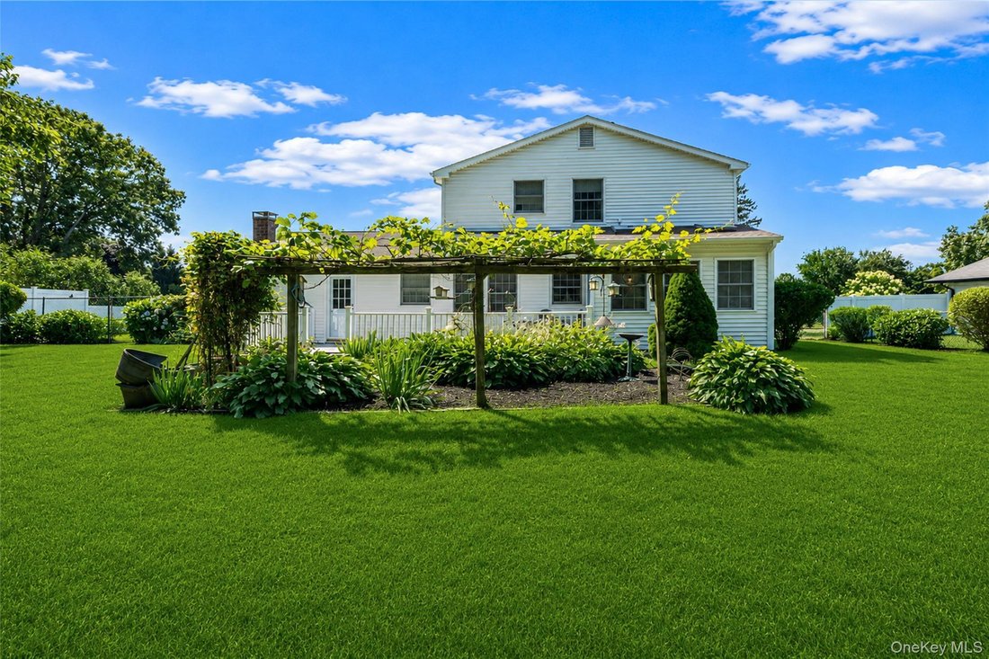 House in Centereach, New York, United States 4 - 18677439