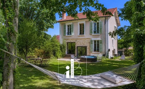 House in Chailly-en-Biere, Ile-de-France, France 1
