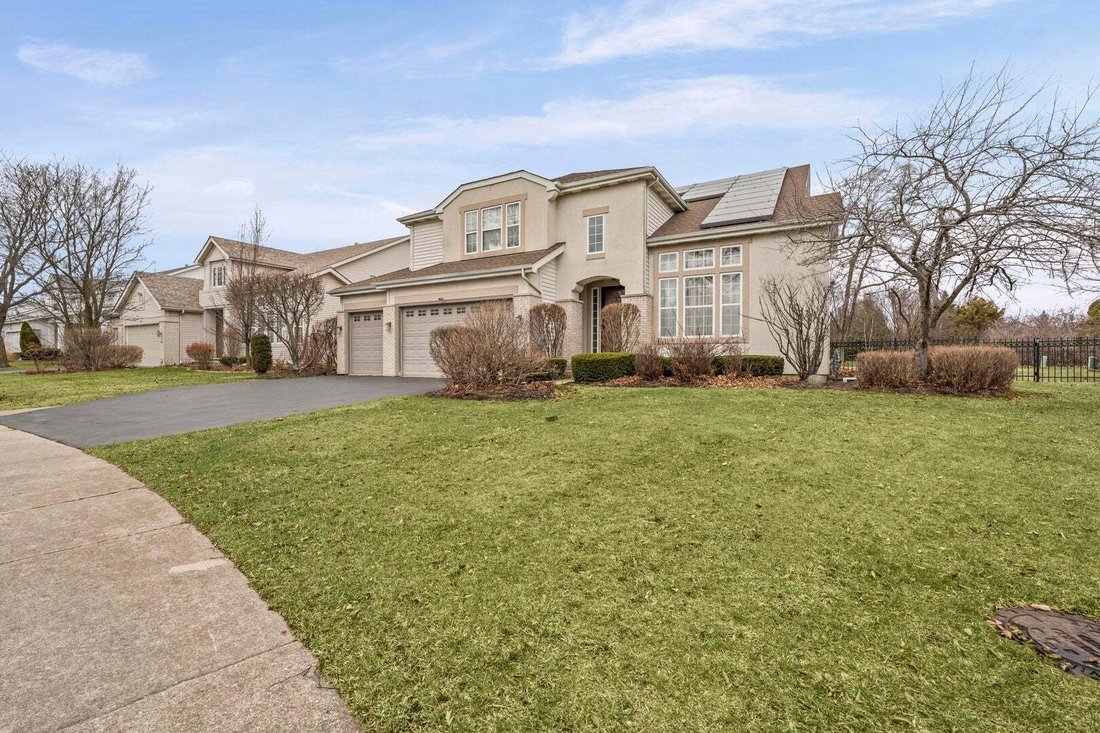 House in Buffalo Grove, Illinois, United States 1 - 18676389