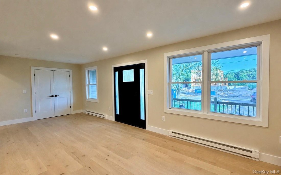 House in Mastic Beach, New York, United States 3 - 18677589