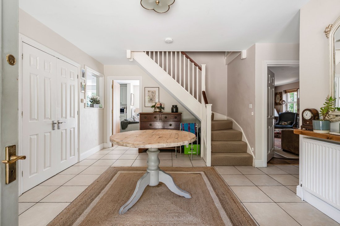 House in Godalming, England 5 - 18674652