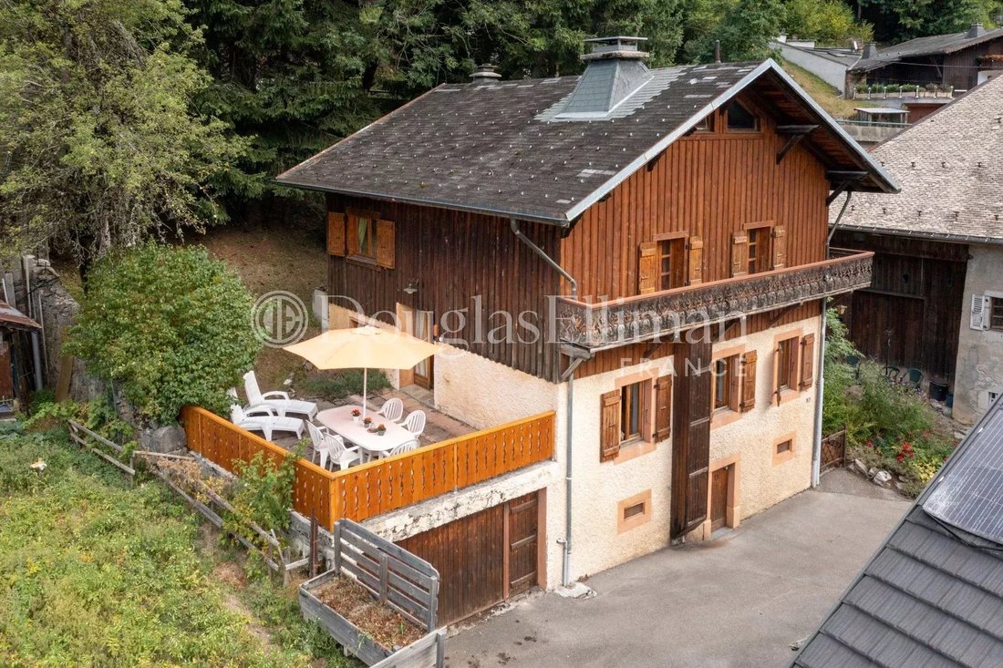 Chalet in Morzine, Auvergne-Rhône-Alpes, France 2 - 18674749