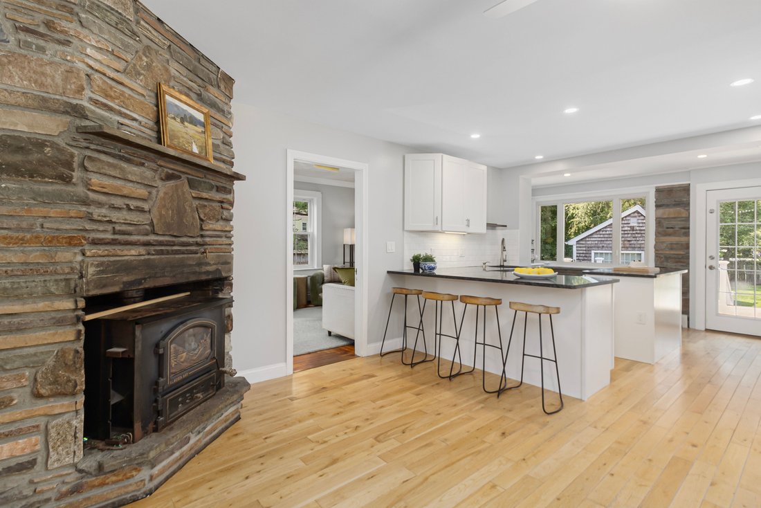 House in Barrington, Rhode Island, United States 2 - 18674416