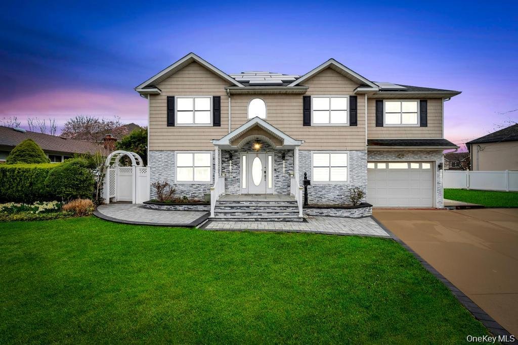 House in Syosset, New York, United States 1 - 18677676