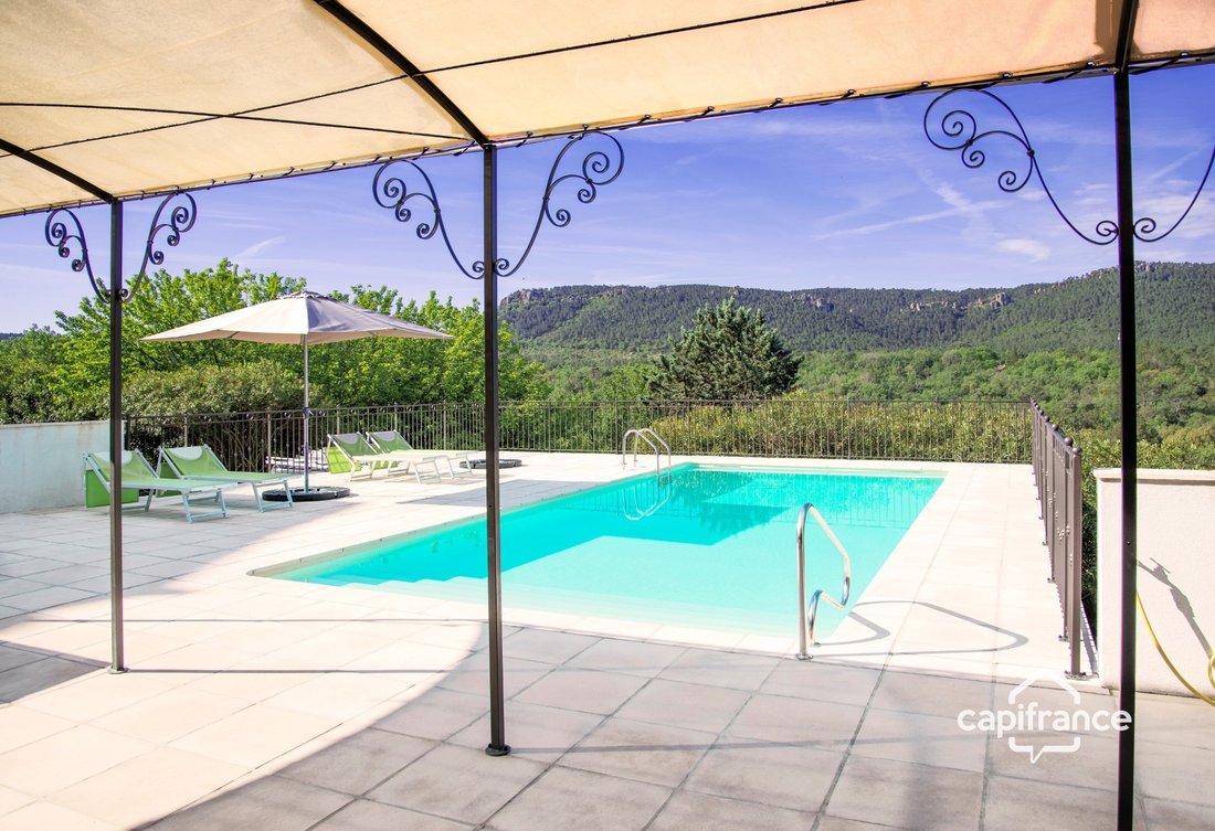 Villa in Bagnols-en-Forêt, Provence-Alpes-Côte d'Azur, France 2 - 16934031