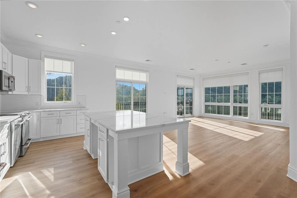 House in Oakmont, Pennsylvania, United States 4 - 17525376