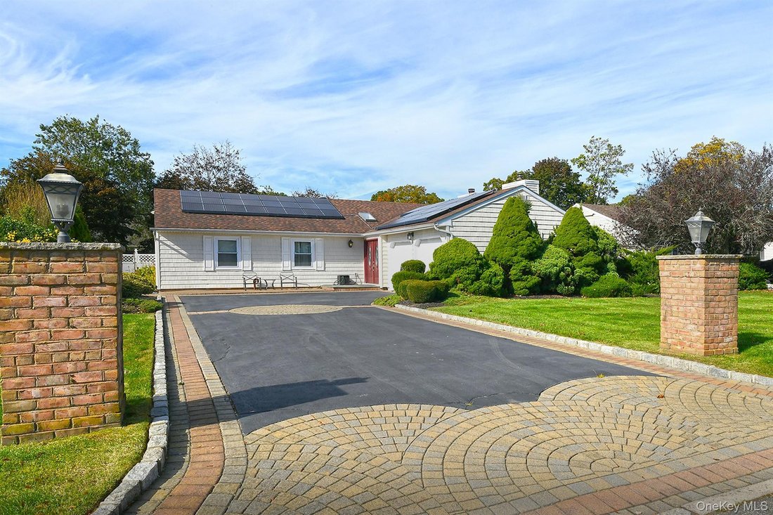 House in East Patchogue, New York, United States 2 - 18677783