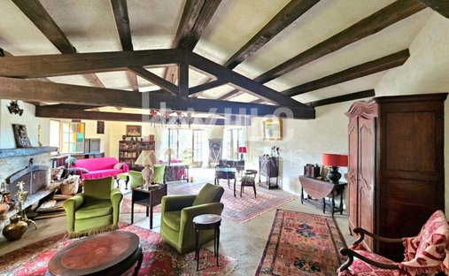 House in Nord, La Gaude, France 1
