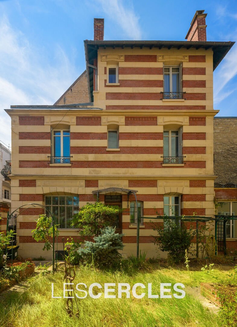 House in Le Vésinet, Ile-de-France, France 1 - 18676433