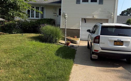 House in Massapequa, New York, United States 1