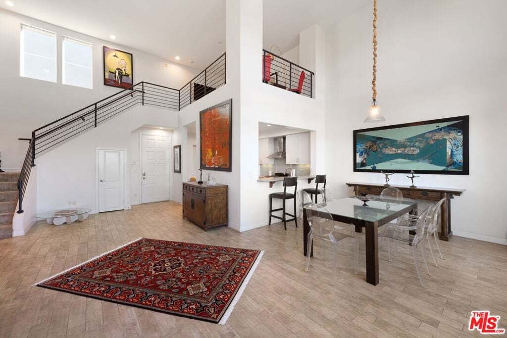 Condo in Los Angeles, California, United States 2 - 18675984