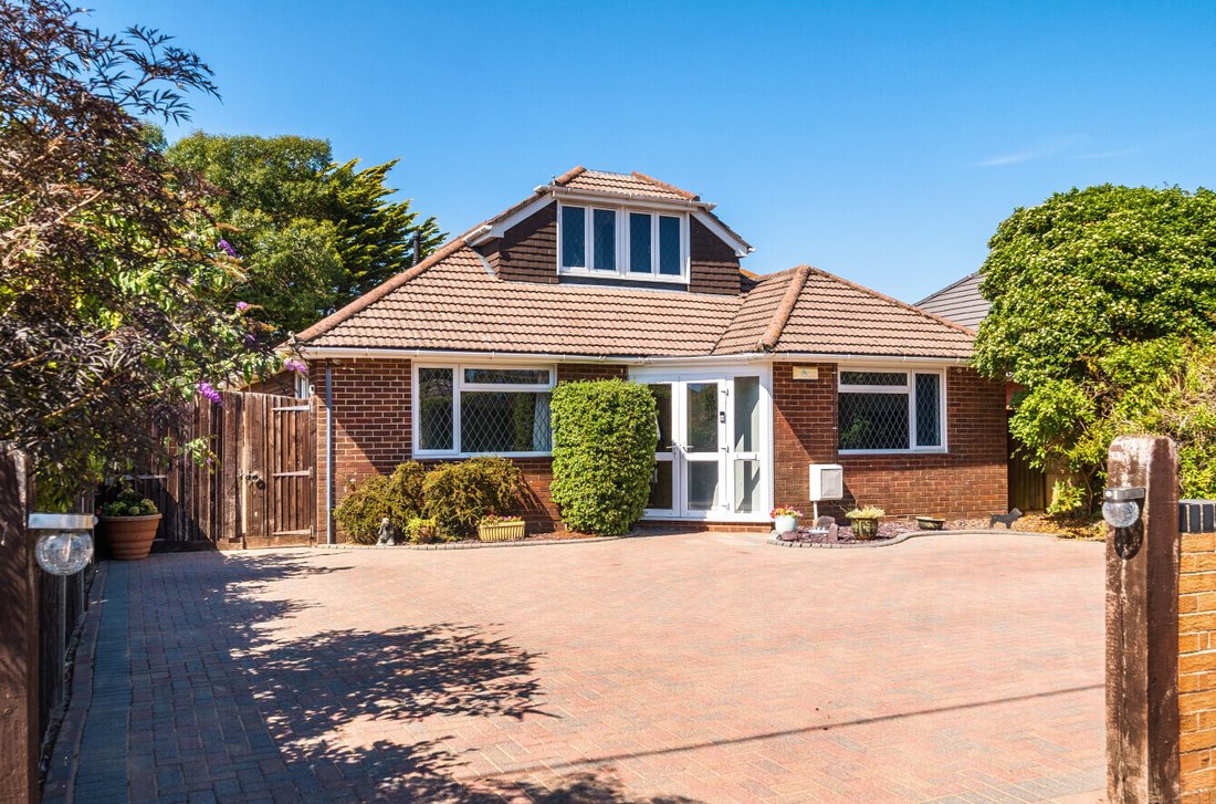 Chalet in Barton on Sea, England 1 - 18675784