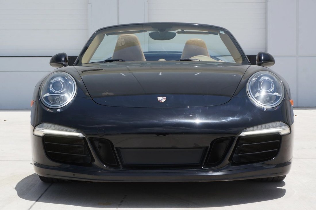 Cabriolet in Opa Locka, FL, United States 3 - 18678060
