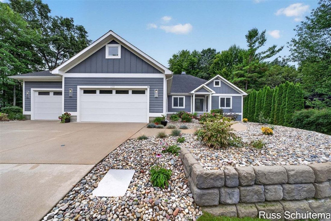 House in Norton Shores, Michigan, United States 4 - 18676765