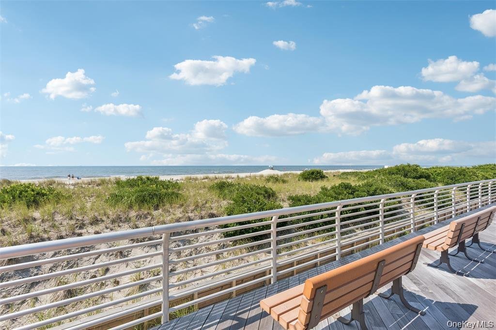 Condo in Long Beach, New York, United States 1 - 18677579