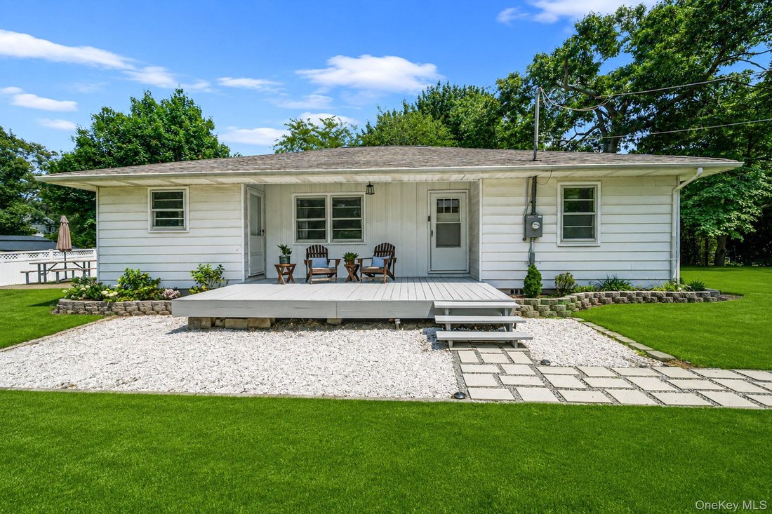House in Farmingville, New York, United States 4 - 18677735