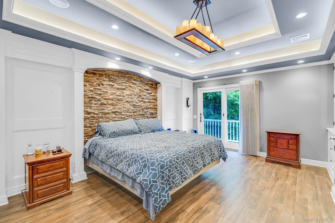 House in Port Jefferson, New York, United States 3 - 18677385