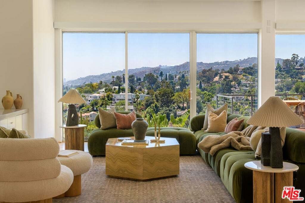 House in Los Angeles, California, United States 1 - 18676028