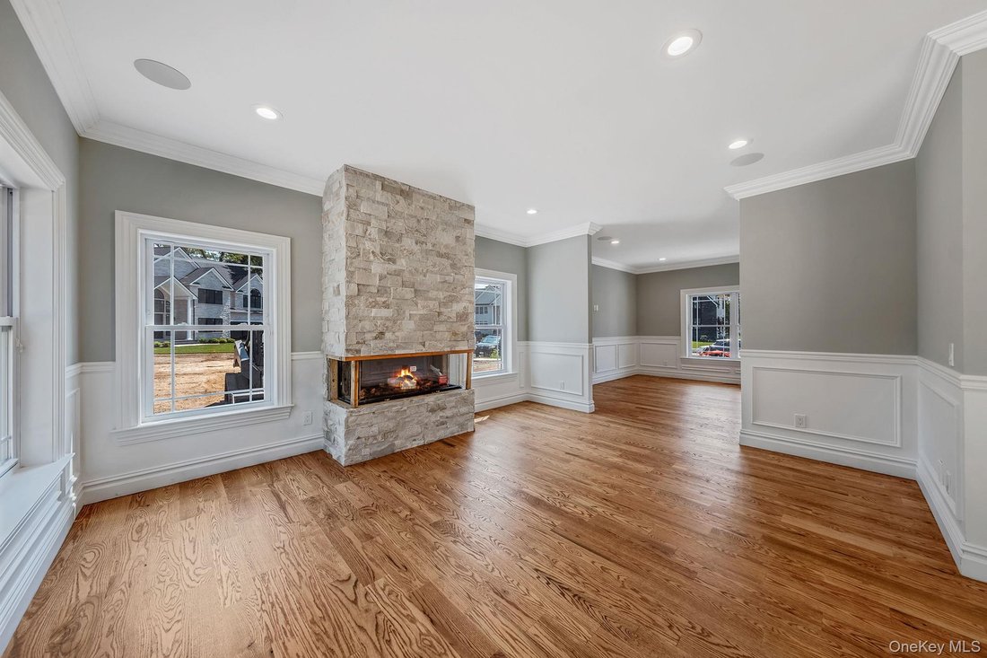 House in Port Jefferson Station, New York, United States 5 - 18677644