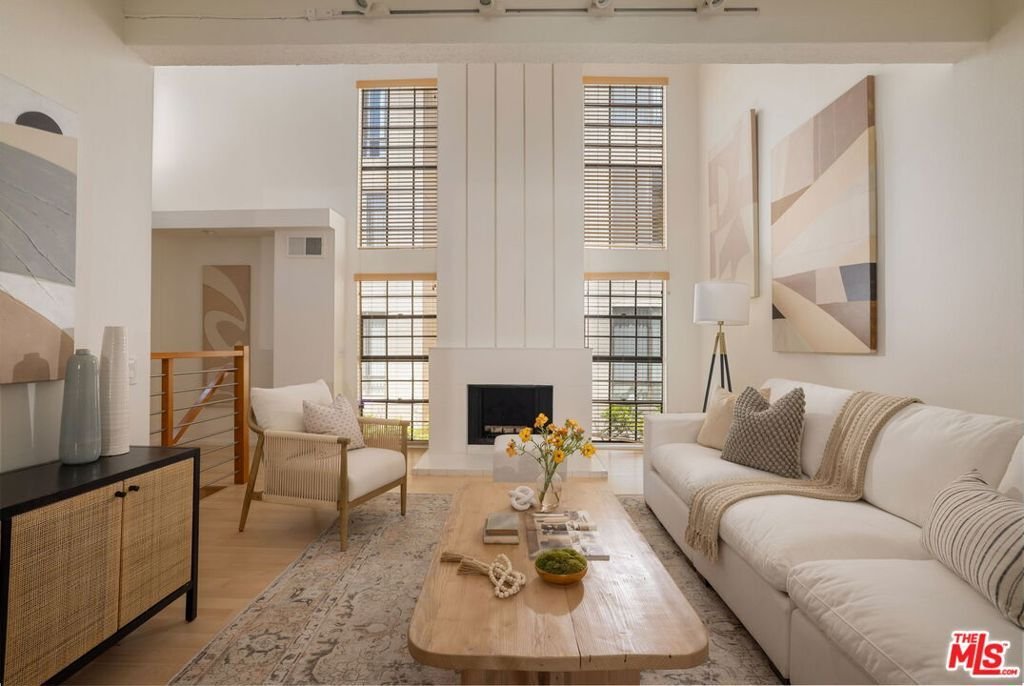 Townhouse in Santa Monica, California, United States 2 - 18676003