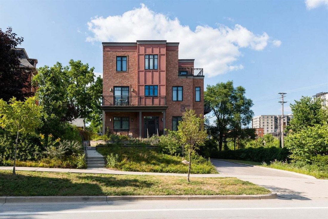 Condo in Ann Arbor, Michigan, United States 1 - 18676782