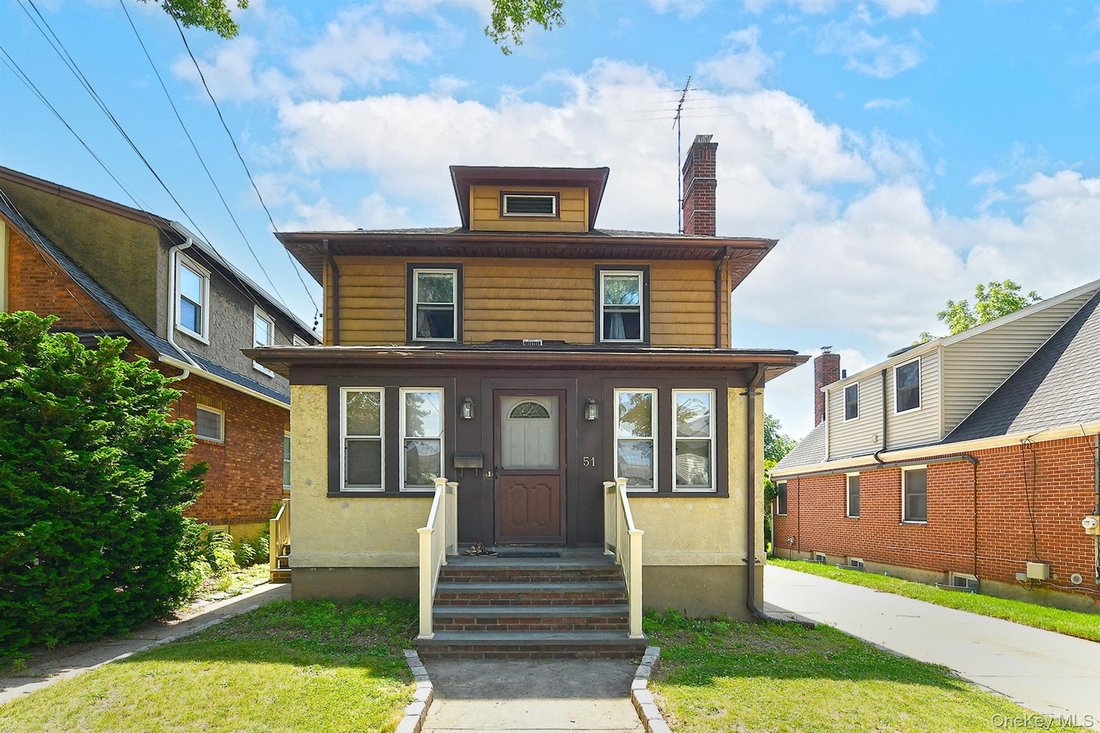 North New Hyde Park, New York, United States 1 - 18677741