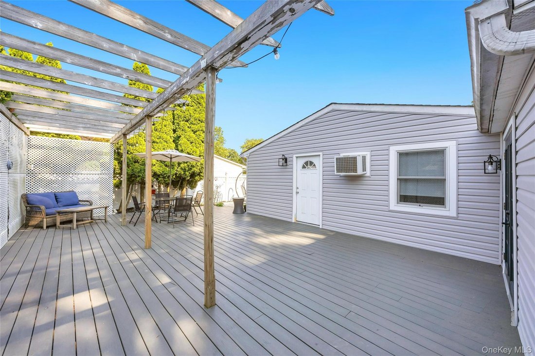 House in Lake Ronkonkoma, New York, United States 5 - 18677742