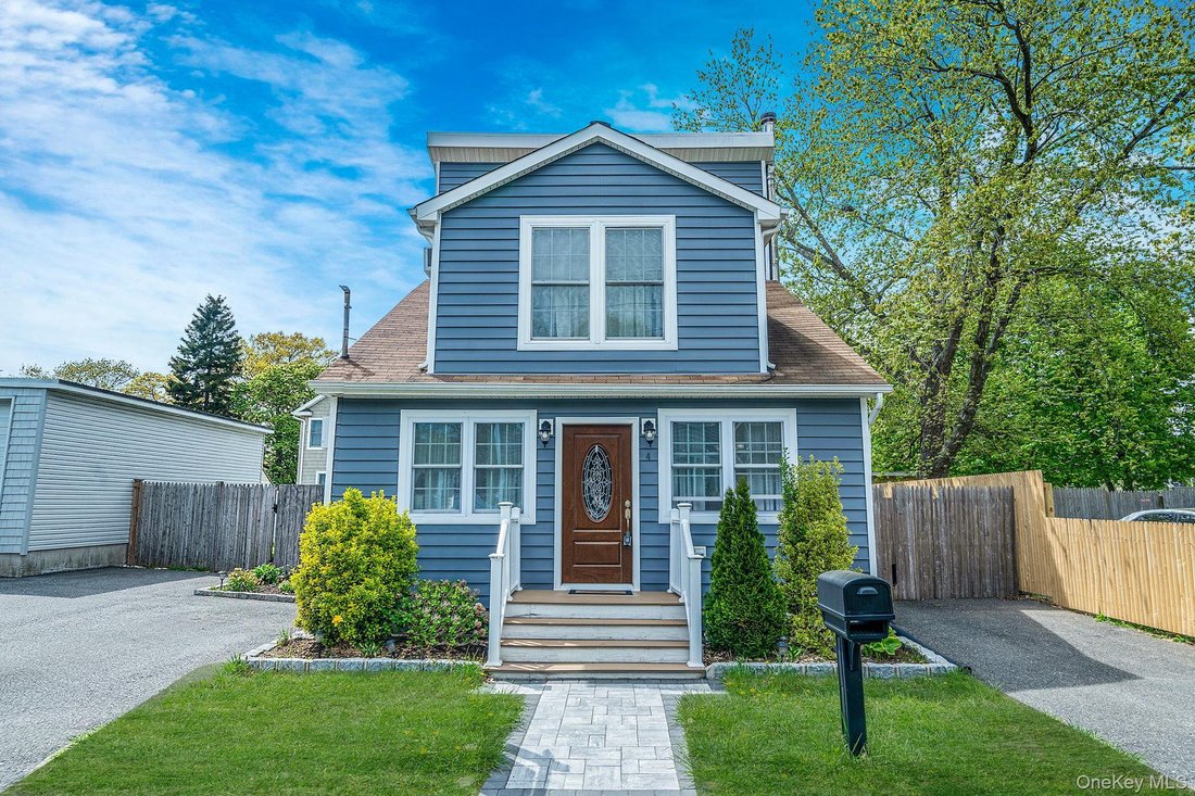 House in Port Jefferson Station, New York, United States 1 - 18677776