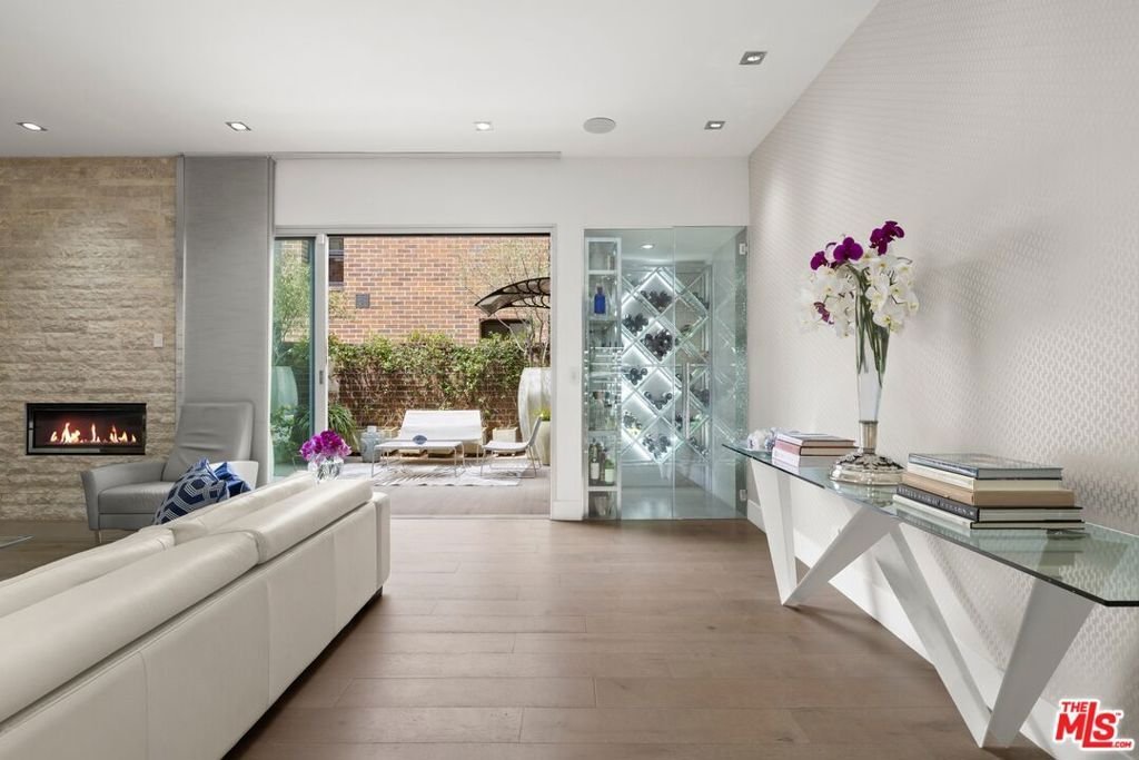 Condo in Beverly Hills, California, United States 5 - 18675991