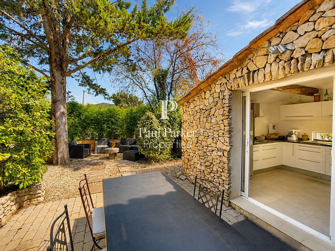 Villa in Lourmarin, Provence-Alpes-Côte d'Azur, France 2 - 18678161