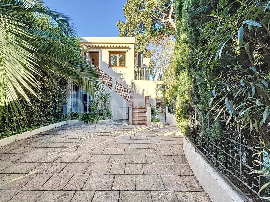 Villa in Fontmerle, Antibes, France 2 - 18040977
